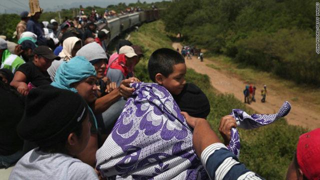 مقتل وإصابة العشرات بحادث قطار شحن مكسيكي