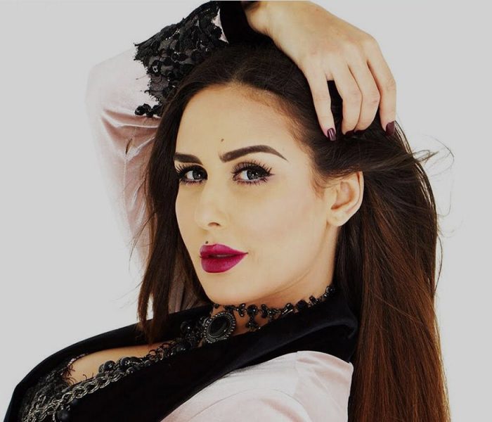 وفاة فنانة مغربية بأزمة قلبية في دبي