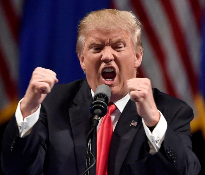 ترامب: صواريخنا قادمة إلى سوريا وعلى روسيا أن تستعد