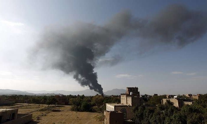 12 قتيلا في غارتي التحالف على مخيمات للنازحين في اليمن