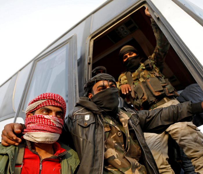 مسلحو “جيش الإسلام” يغادرون مدينة دوما