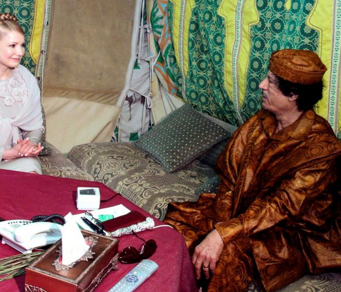 أوكرانيا بعد فرنسا.. ملايين القذافي وصلت إلى هنا!