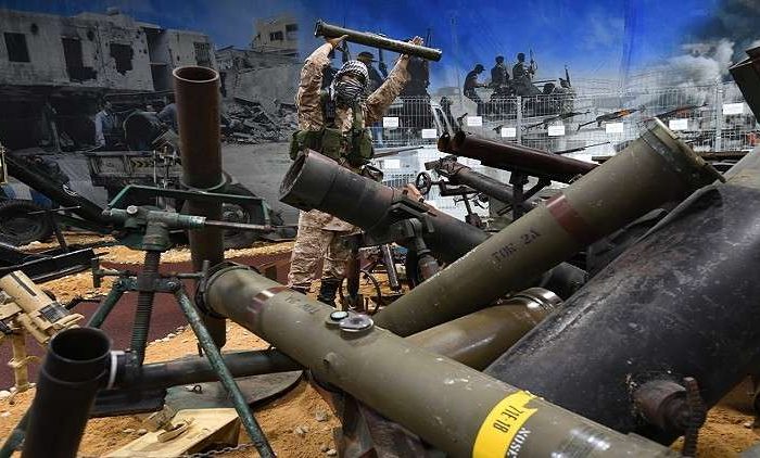 كاتب بريطاني: أسلحة الإرهابيين الصربية والبوسنية في سوريا كانت مخصصة للسعودية